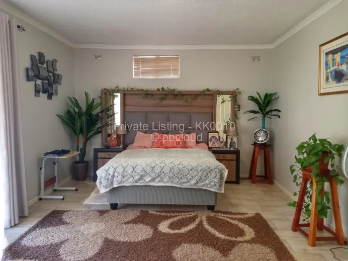 Townhouse/Complex/Cluster for Sale in Newlands, Harare
