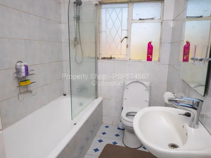 3 Bedroom House to Rent in Greengrove