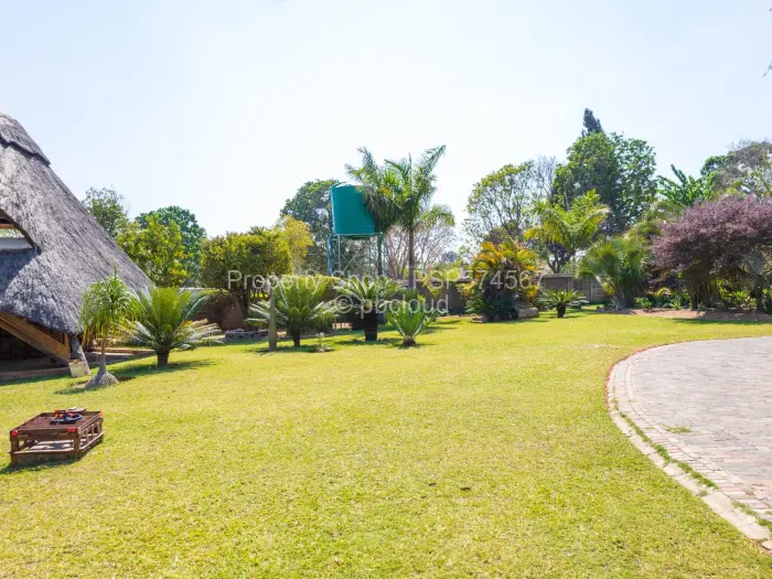 3 Bedroom House to Rent in Greengrove