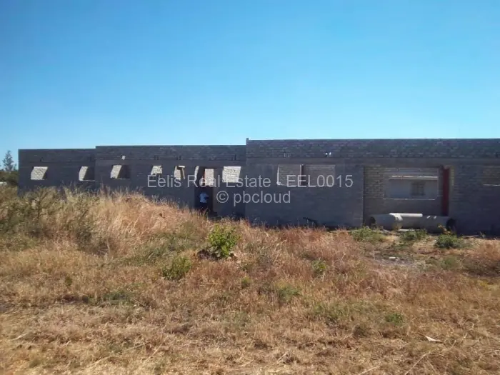 5 Bedroom House for Sale in Mtausi Park, Gweru