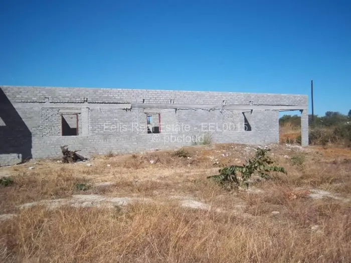 5 Bedroom House for Sale in Mtausi Park, Gweru