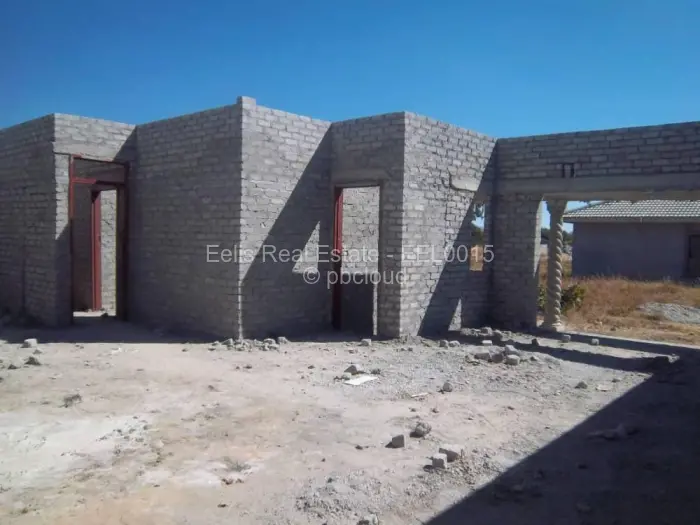 5 Bedroom House for Sale in Mtausi Park, Gweru