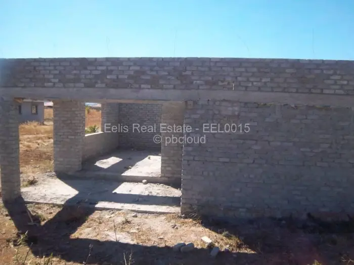 5 Bedroom House for Sale in Mtausi Park, Gweru