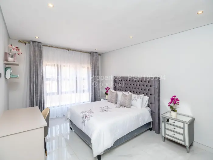 Townhouse/Complex/Cluster to Rent in Mount Pleasant, Harare