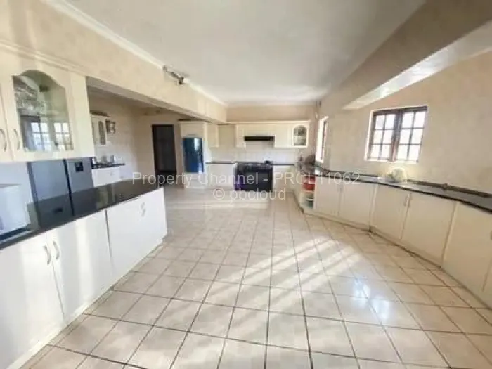 6 Bedroom House for Sale in Borrowdale, Harare