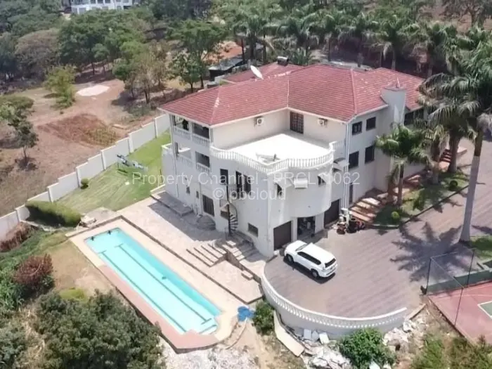 6 Bedroom House for Sale in Borrowdale, Harare