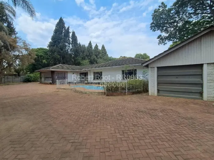 4 Bedroom House to Rent in Borrowdale