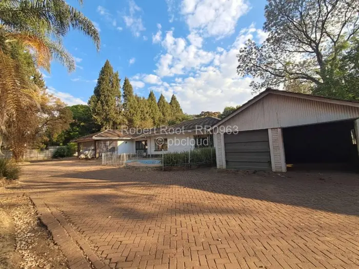 4 Bedroom House to Rent in Borrowdale