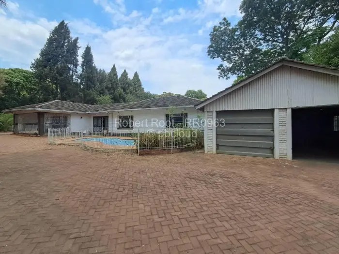 4 Bedroom House to Rent in Borrowdale