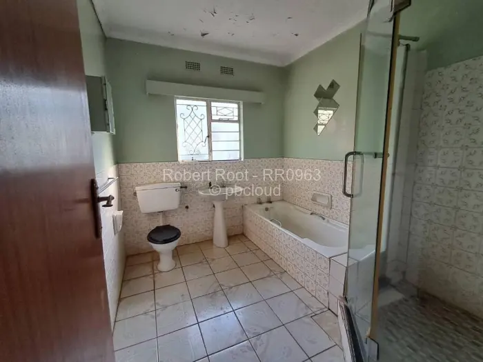 4 Bedroom House to Rent in Borrowdale