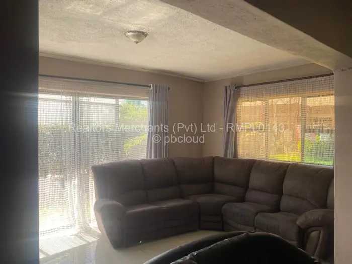 4 Bedroom House to Rent in Bluff Hill