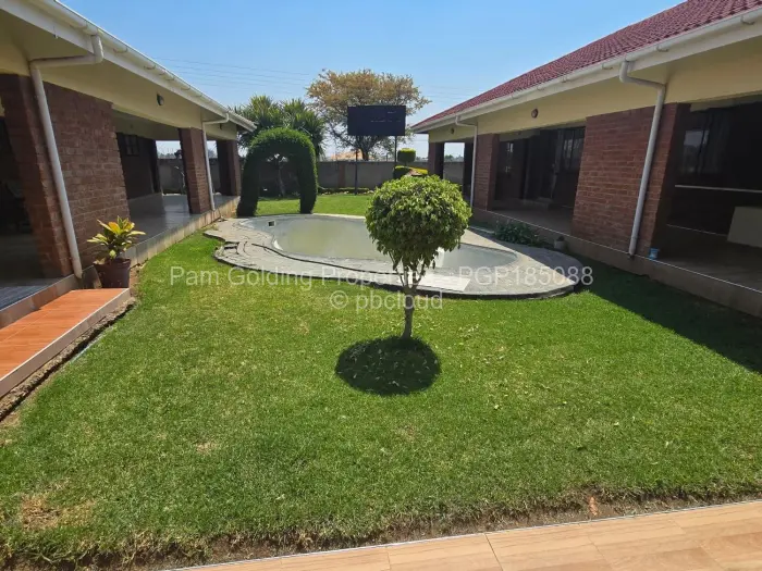 8 Bedroom House for Sale in Selbourne Park, Bulawayo