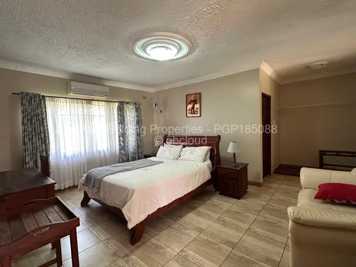 8 Bedroom House for Sale in Selbourne Park, Bulawayo