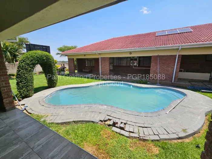 8 Bedroom House for Sale in Selbourne Park, Bulawayo