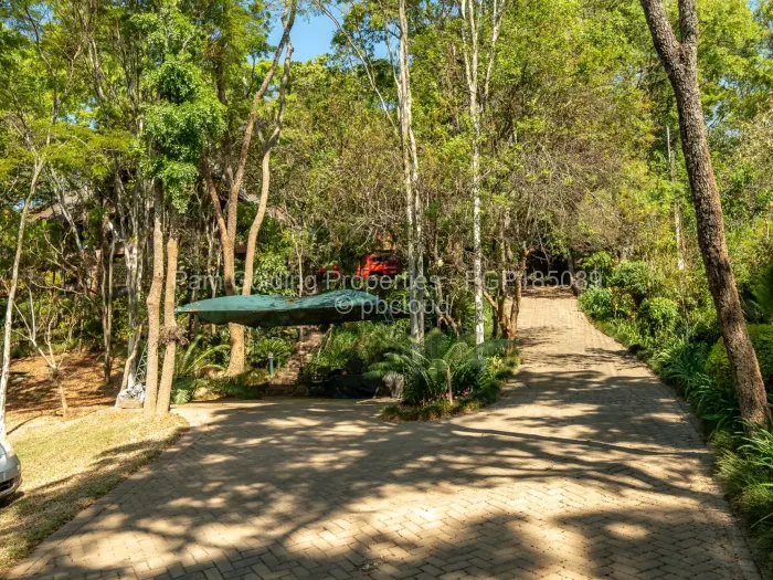 5 Bedroom House for Sale in Glen Lorne, Harare