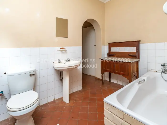 5 Bedroom House for Sale in Glen Lorne, Harare