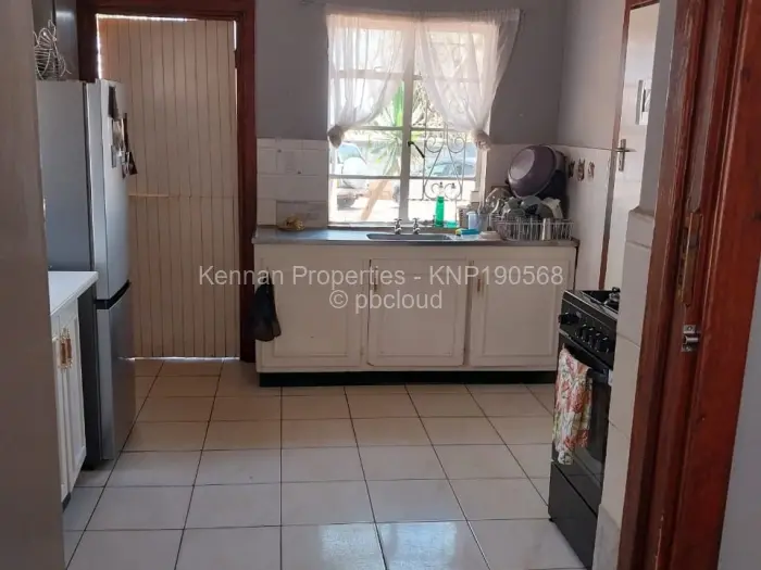 3 Bedroom House to Rent in Meyrick Park