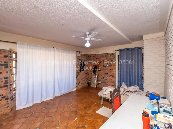 5 Bedroom House for Sale in Hogerty Hill, Harare