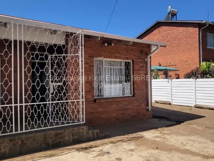 3 Bedroom House for Sale in Paddonhurst, Bulawayo