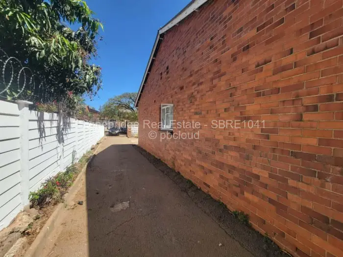 3 Bedroom House for Sale in Paddonhurst, Bulawayo
