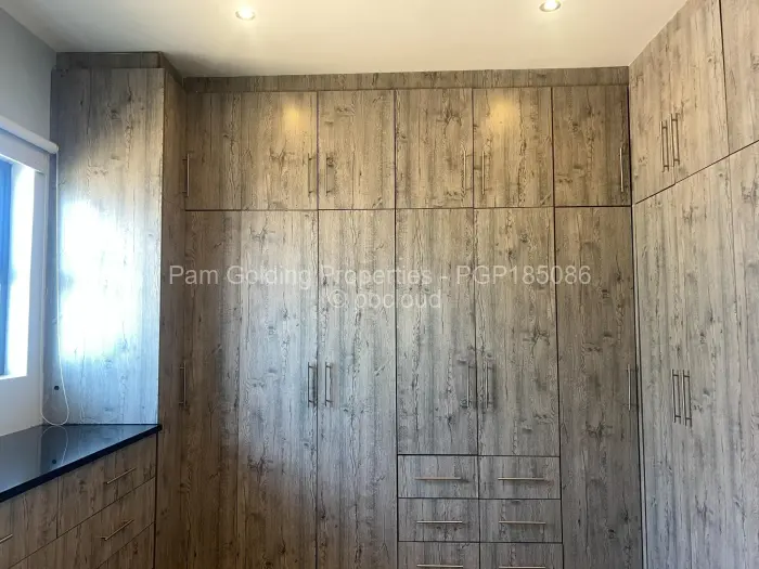 4 Bedroom House to Rent in Mount Pleasant Heights