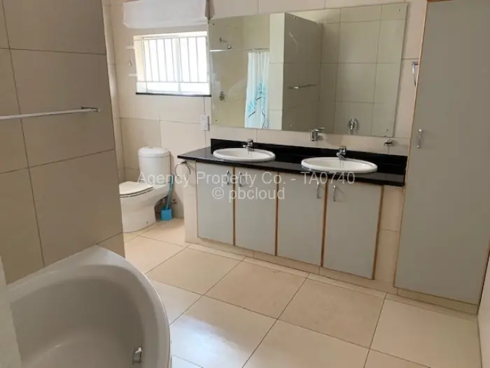 4 Bedroom House to Rent in Chisipite, Harare
