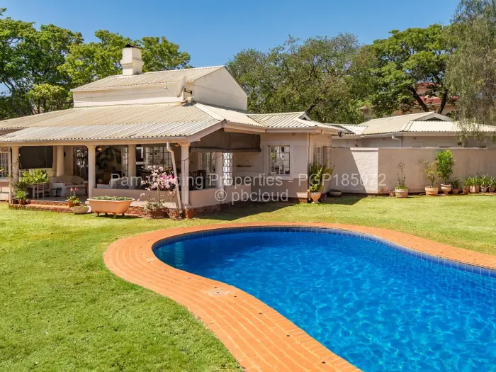 Townhouse/Cluster for Sale in Greystone Park, Harare