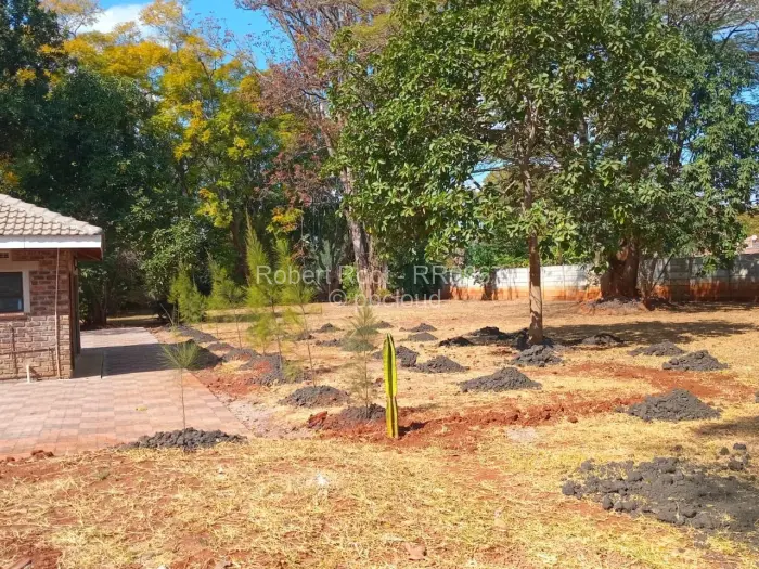 3 Bedroom Cottage/Garden Flat to Rent in Vainona, Harare