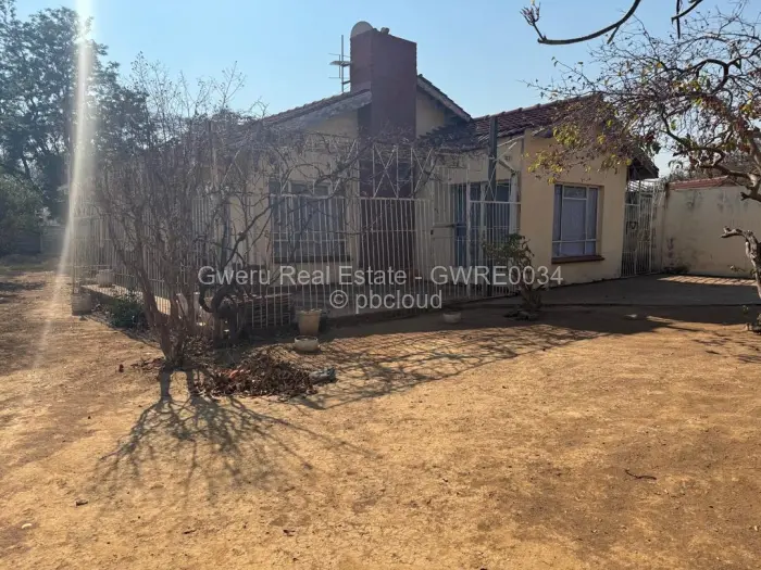 3 Bedroom House for Sale in Redcliff, Redcliff