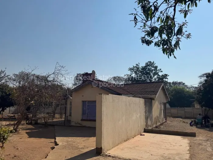 3 Bedroom House for Sale in Redcliff, Redcliff