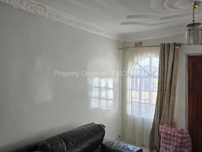 5 Bedroom House for Sale in Kuwadzana, Harare