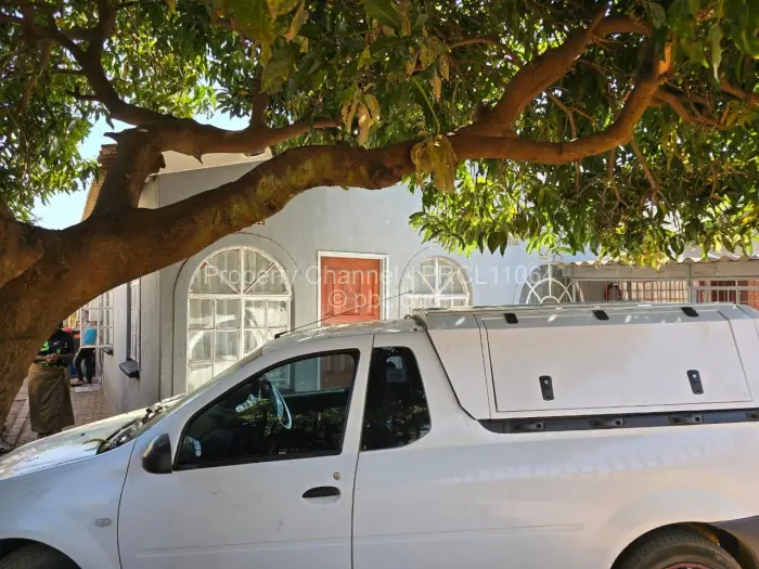 5 Bedroom House for Sale in Kuwadzana, Harare