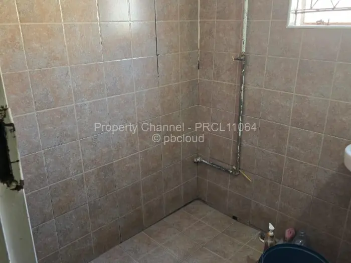5 Bedroom House for Sale in Kuwadzana, Harare