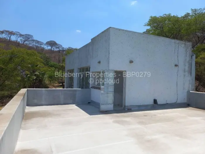 5 Bedroom House to Rent in Lake Chivero, Lake Chivero