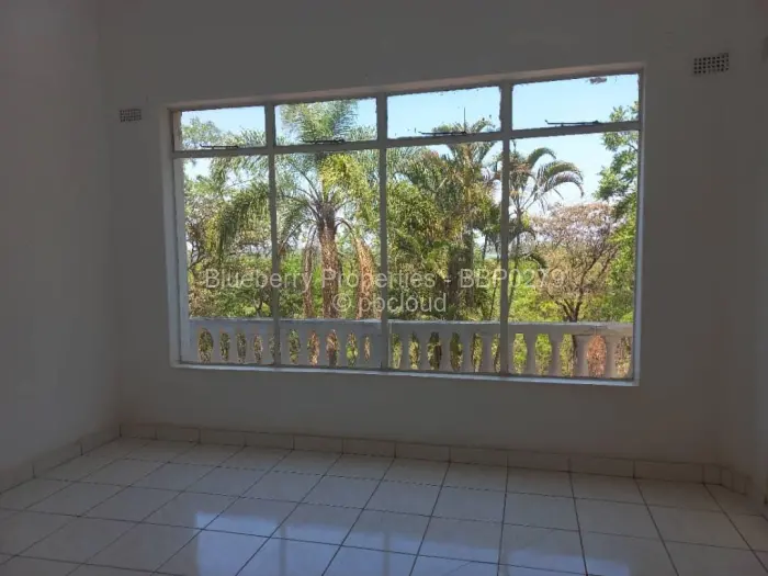5 Bedroom House to Rent in Lake Chivero, Lake Chivero