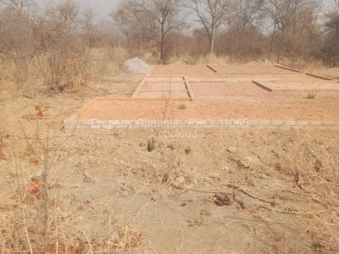 Commercial Stand for Sale in Redcliff, Redcliff