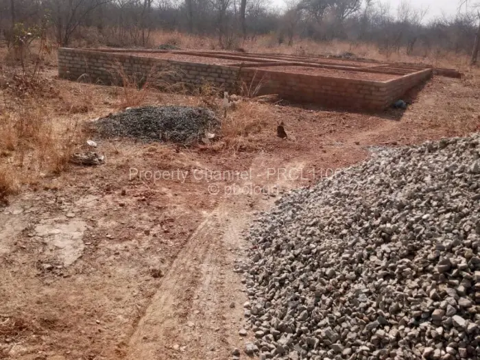 Commercial Stand for Sale in Redcliff, Redcliff