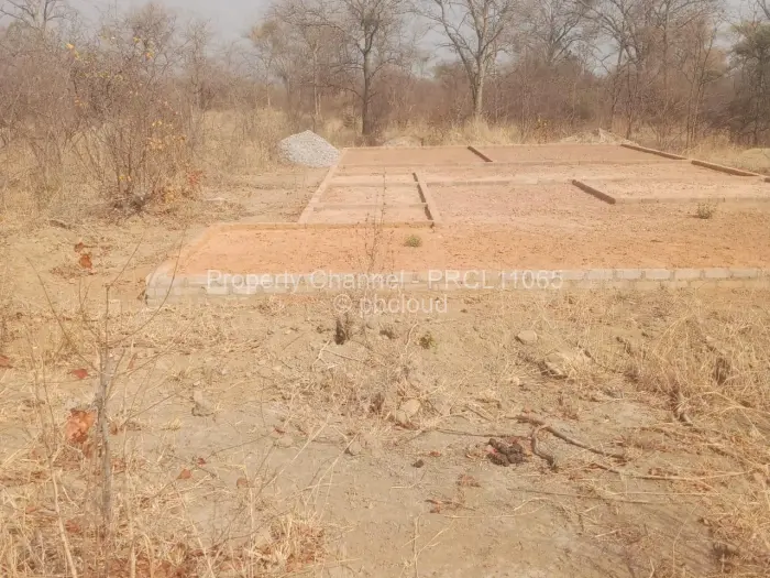 Commercial Stand for Sale in Redcliff, Redcliff