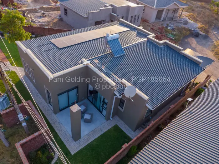 Townhouse/Cluster for Sale in Arlington, Harare