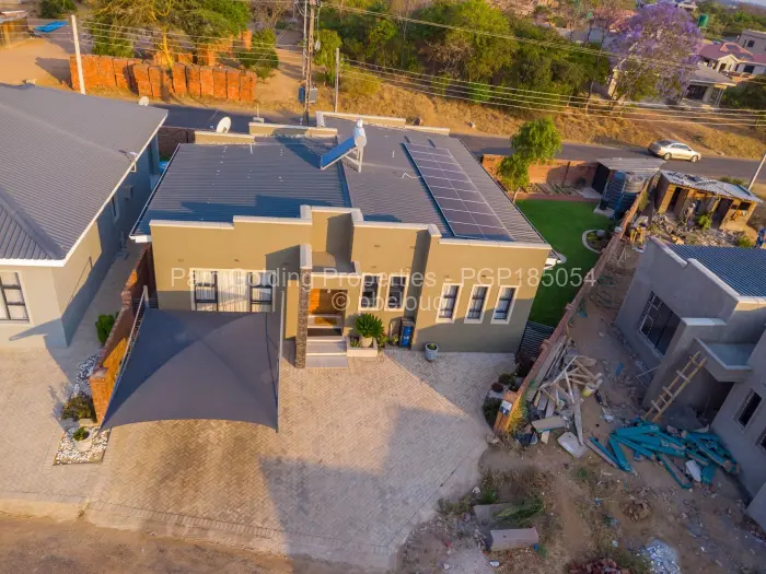 Townhouse/Cluster for Sale in Arlington, Harare