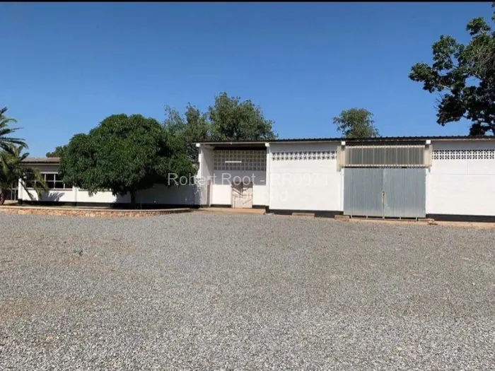 Other Commercial for Sale in Chiredzi, Chiredzi
