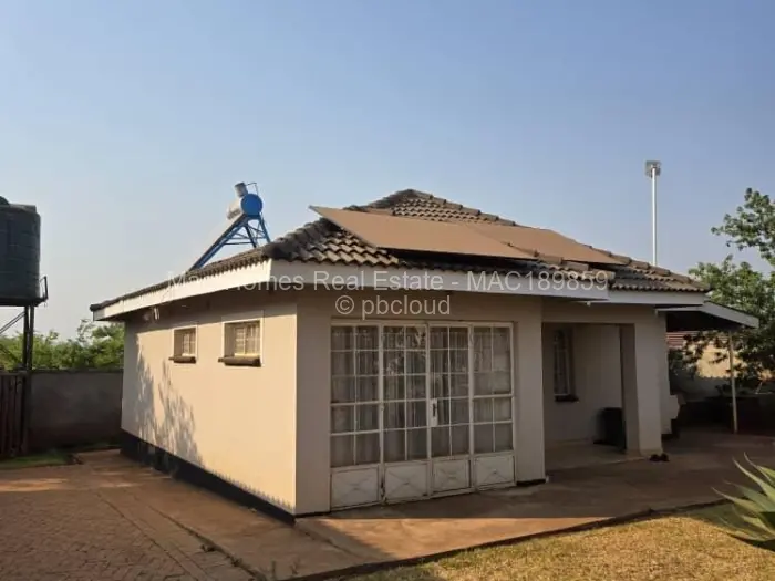 2 Bedroom Cottage/Garden Flat to Rent in Crowhill Views, Harare