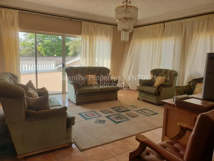 6 Bedroom House to Rent in Helensvale, Harare