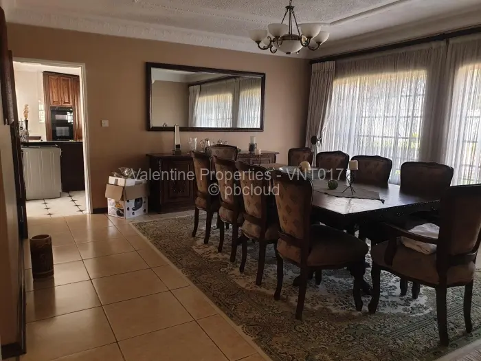 6 Bedroom House to Rent in Helensvale, Harare