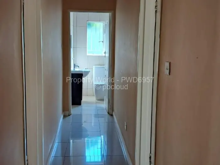 Townhouse/Complex/Cluster to Rent in Highlands, Harare
