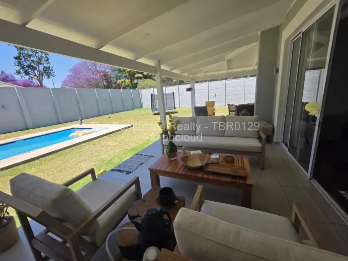 Townhouse/Complex/Cluster to Rent in Newlands