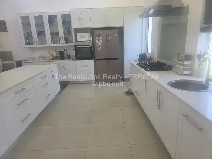 Townhouse/Complex/Cluster to Rent in Newlands