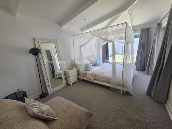 Townhouse/Complex/Cluster to Rent in Newlands