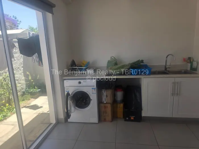 Townhouse/Complex/Cluster to Rent in Newlands