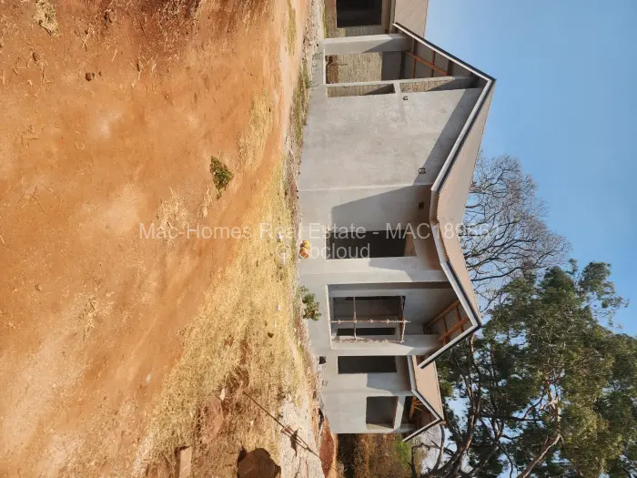 Townhouse/Complex/Cluster for Sale in Emerald Hill, Harare